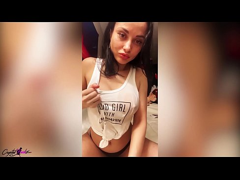 ❤️ Busty Pretty Woman Jacking Off sa Iyang Puki Ug Gigakos ang Iyang Dagkong Tits Sa Basa nga T-Shirt Maanindot nga porn sa amon ❌